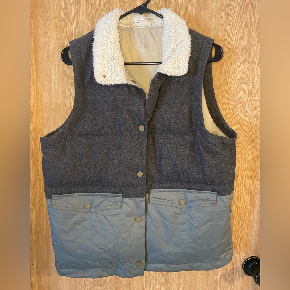 Women’s Carve Designs Vest